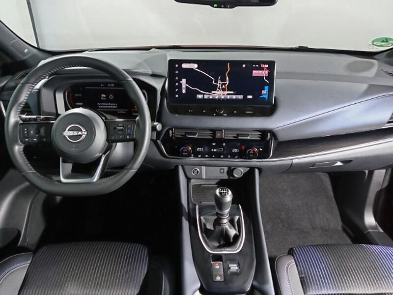 Nissan Qashqai 1.3 DIG-T Tekna, Design, Bose, Allwetterreifen